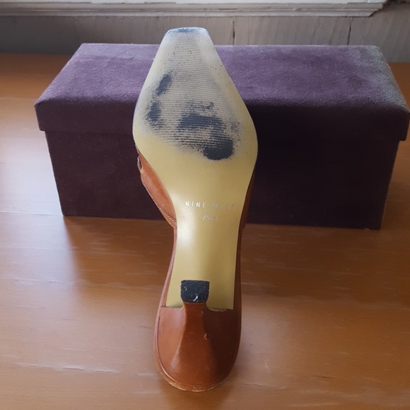 Shoes - Picture 5 of 7